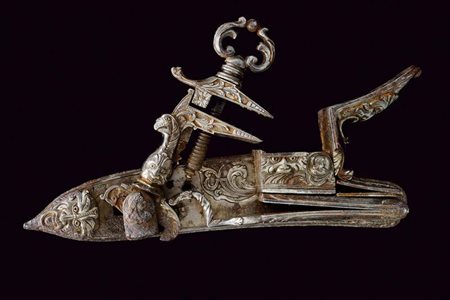 Elegante batteria a pietra alla romana con resti di firma