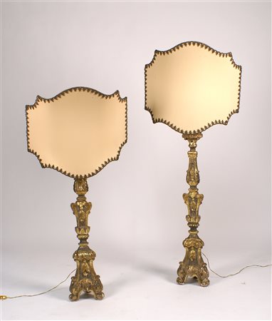 COPPIA DI TORCIERI ELETTRIFICATI IN LEGNO ARGENTATO Italia XVIII Sec. e...