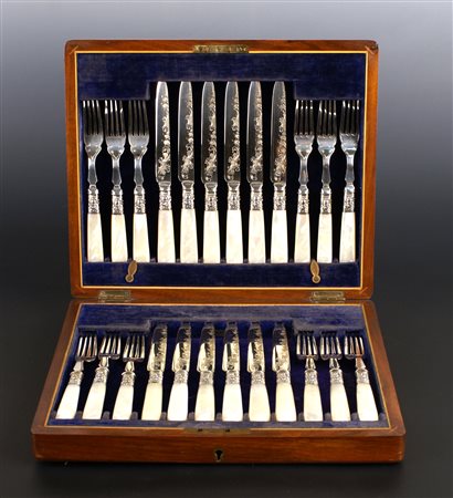 SERVIZIO DI 24 POSATE DA DOLCE IN SHEFFIELD Inghilterra inizi del XX Sec....