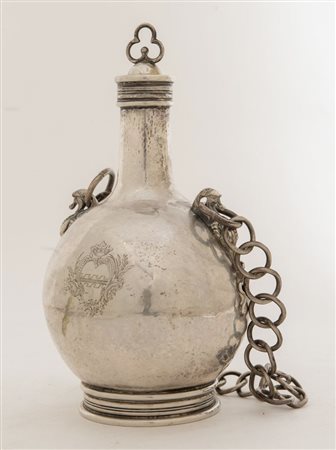 FIASCO DEL PELLEGRINO in argento alto titolo, con stemma nobiliare. Reca...