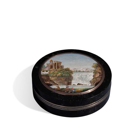 Scatola tonda in pietra dura, oro, argento e micromosaico