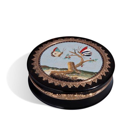 Scatola tonda in tartaruga e oro, XVIII secolo