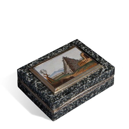 Scatola rettangolare in porfido, micromosaico e rifinita in oro