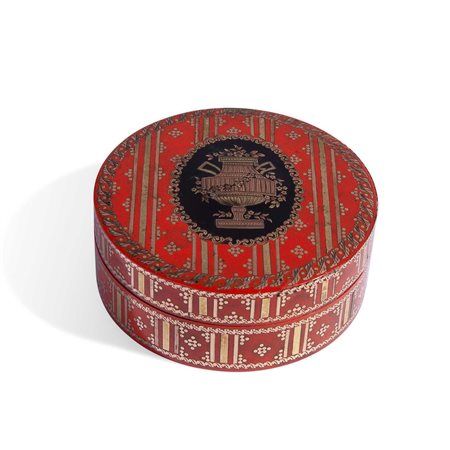 Scatola in tartaruga e oro con lacca rossa, 1790 ca