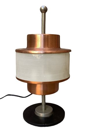Bruno Gatta per Stilnovo Milano - Lampada da tavolo con struttura in ottone finitura ramata, 1950s