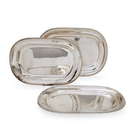 Tre piatti da portata in argento, Italia XX secolo