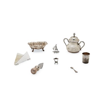 Lotto di otto argenti