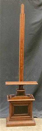 Cavalletto da pittore in legno con base a plinto (cm 55x208x27) (lievi difetti)