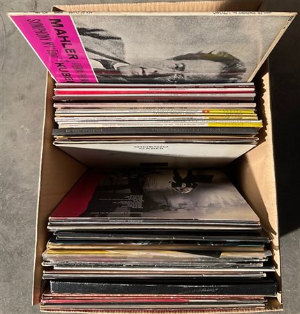Lotto composto da numerosi dischi in vinile prevalentemente di musica classica