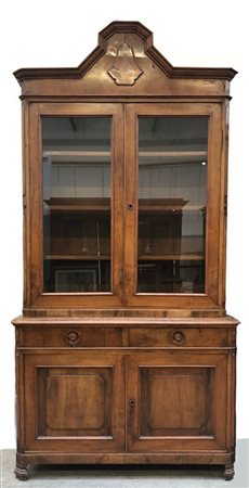 Credenza con alzata, parte inferiore a due cassetti sottopiano e due ante riqua