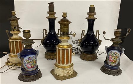 Lotto di tre coppie di lampade da tavolo in metallo e porcellana di manifatture