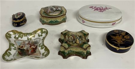 Manifatture differenti, lotto composto da cinque scatoline con coperchio e un v