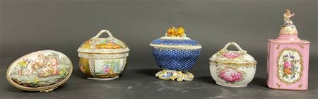 Manifatture differenti, lotto composto da tre zuccheriere, un contenitore a for