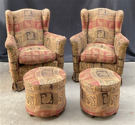 Lotto composto da una coppia di bergères e due pouf tondi, rivestimenti in tess