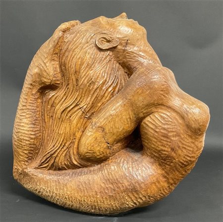 Walter Michelagnoli Scultura in legno raffigurante un nudo femminile in contorsi