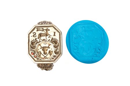 Anello in argento con sigillo ottagonale e stemma nobiliare e data incisa all'interno 1813