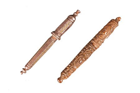 Lotto di due antichi porta aghi