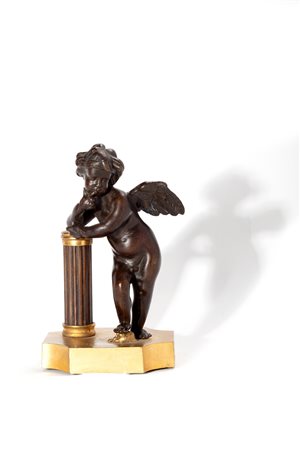 Scultura in bronzo a patina scura raffigurante Angioletto appoggiato a una colonna, secolo XIX