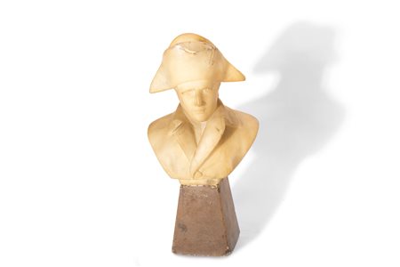 Scuola europea, secolo XIX - Busto ritratto di Napoleone in alabastro