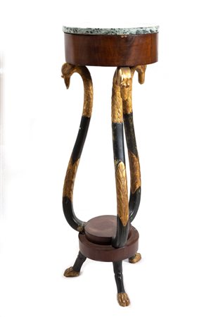 Gueridon con piano in marmo verde e zampe a forma di cigno, secolo XIX