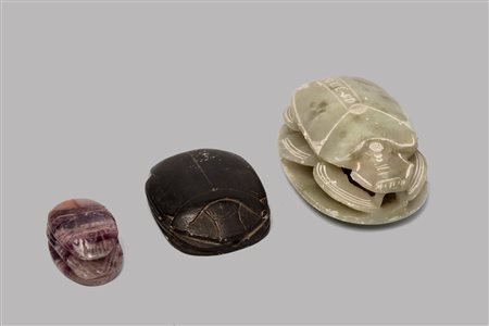 Lotto composto da sei oggetti in minerali e pietre dure