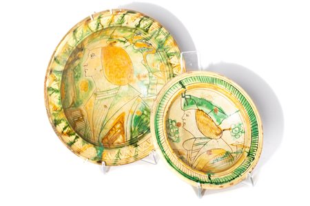 Due piatti in maiolica policroma ingobbiata e graffita, manifattura emiliano-romagnola del secolo XVI