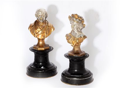 Due bustini in argento e bronzo dorato raffiguranti ritratti di gentiluomo e gentildonna, Francia secolo XIX