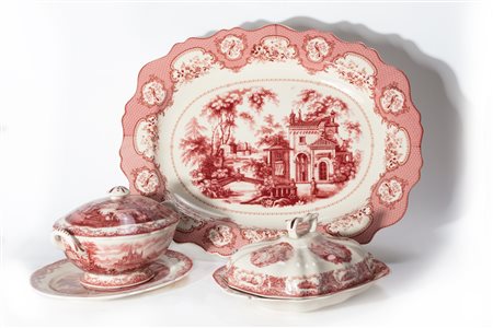 Lotto composto da un grande piatto da portata, una zuppiera con vassoio e una legumiera in porcellana bianca e rossa, secolo XX