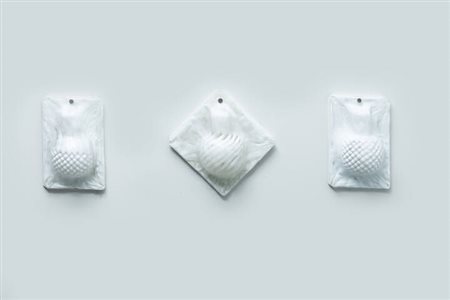 TONI ZUCCHERI<BR>Tre di appliques della serie Orme