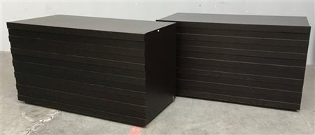 Casamilano Coppia di cassettiere a tre cassetti. Italia, 2009. Legno di rovere t