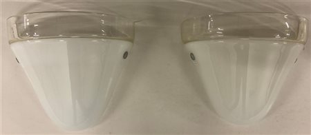 Leucos * Coppia di lampade da parete in vetro soffiato incamiciato lattimo e tra