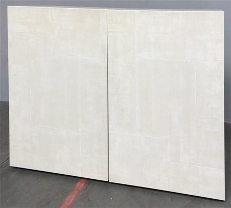 Casamilano Madia a due ante. Italia, 2009. Conglomerato ligneo verniciato bianco