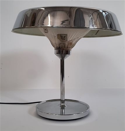 BBPR (Barbiano di Belgiojoso, Peressutti, Rogers) Lampada modello "Ro". Produzio