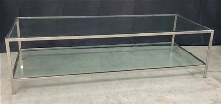 Tavolino da salotto con struttura in metallo cromato, ripiani in vetro. Italia,