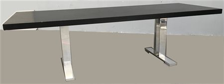 Casamilano Grande tavolo da riunione. Milano, 2009. Piano impiallacciato in legn