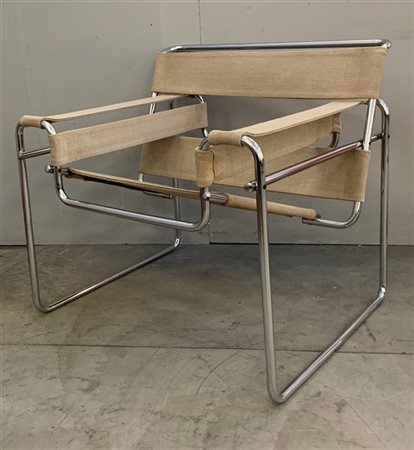 Poltrona ispirata al modello "B3" o "Wassily" di Marcel Breuer. Italia, anni '7