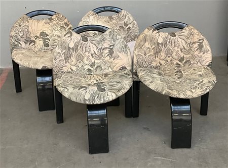 Giovanni Offredi Quattro sedie. Produzione Saporiti, Italia, anni '70. Legno lac