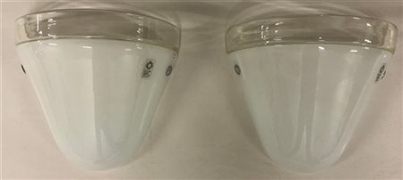 Leucos * Coppia di lampade da parete in vetro soffiato incamiciato lattimo e tra