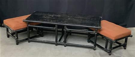 Lyda Levi Lotto composto da una panca celante due poggiapiedi. Produzione Mc Gui