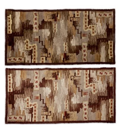 Coppia di tappeti europei. Austria (?), anni '20. Lavorati meccanicamente in la