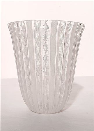 Barovier & Toso Vaso a canne di zanfirico in vetro soffiato cristallo e lattimo.