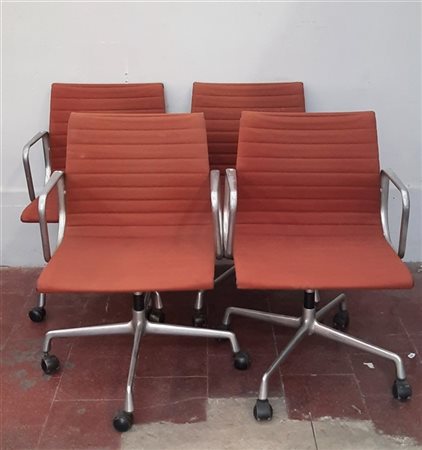 Charles Eames (1907-1978) e Ray Eames (1912-1988) Gruppo di quattro poltrone mod