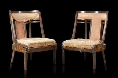 Coppia di poltrone da camera Art Nouveau con struttura in legno intarsiato a mo