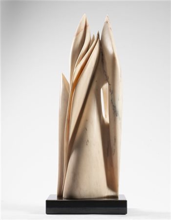 Pablo Atchugarry "Senza titolo" 1999
marmo rosa del Portogallo
cm 82x38x24
Firma