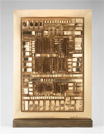 Arnaldo Pomodoro "Tavola del matematico II" 1961
bronzo
cm 70x50
Siglato e datat