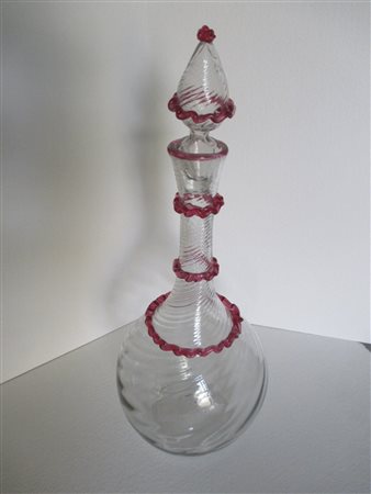 Antonio Salviati & Co Murano Bottiglia in cristallo su piede, Inizio...