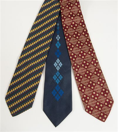 MOSCHINO Lotto composto da 3 cravatte. Composizione 100% seta....
