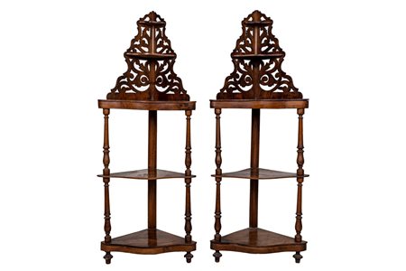 Coppia di etagere angolari