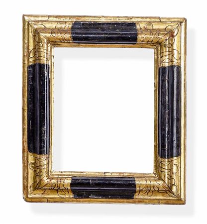 Cornice in legno dorato ed ebanizzato. Marche XVIII secolo