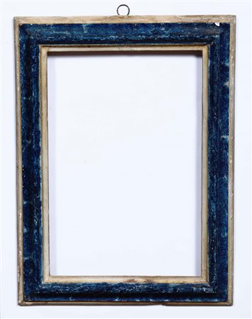 Cornice in legno modanato, dorato e dipinto a finto marmo. Marche XVIII secolo